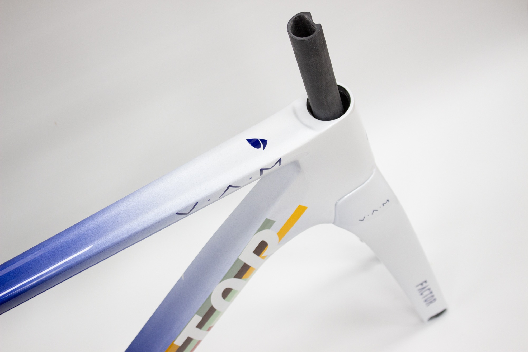 Custom carbon bike frame paint UK