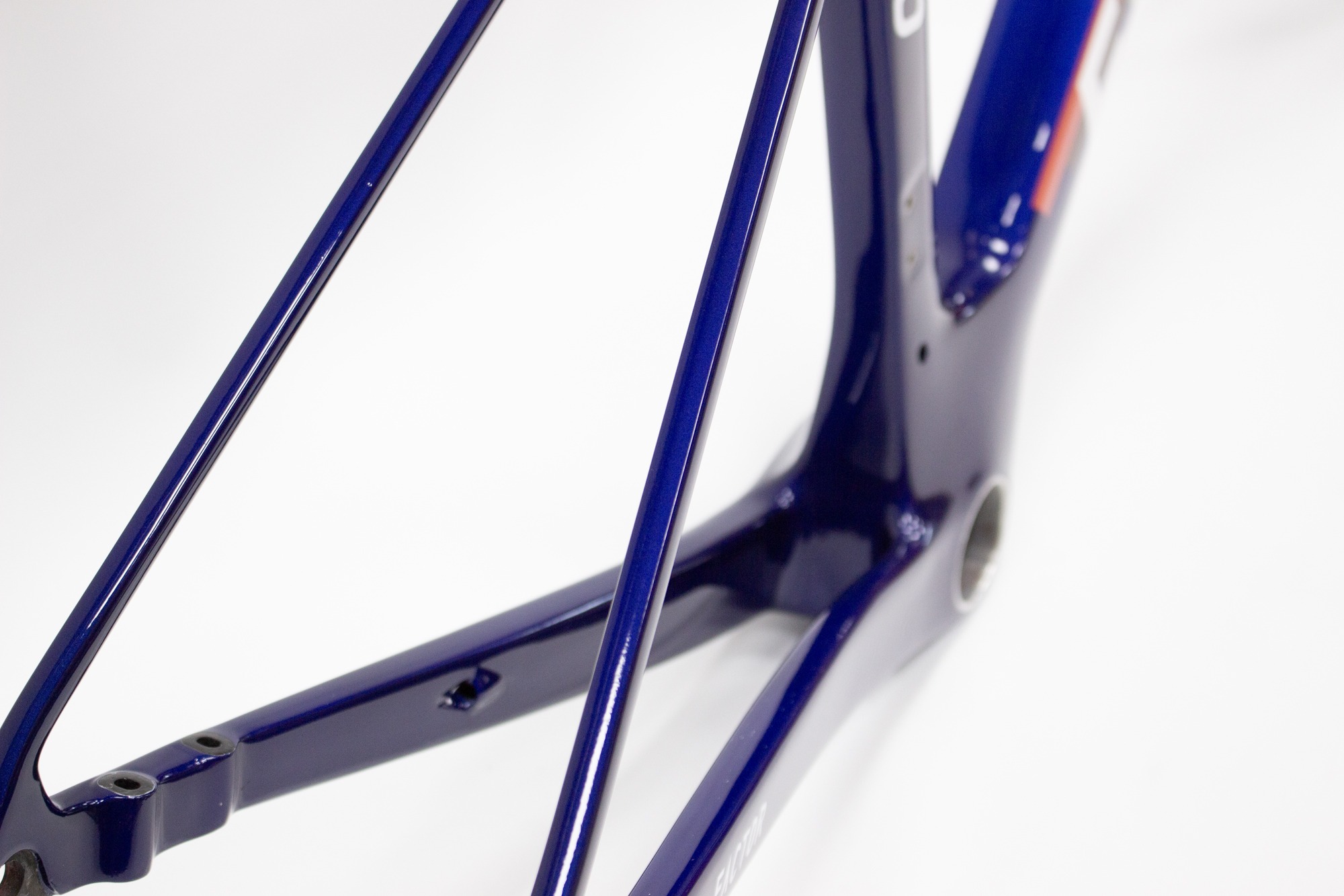 Custom carbon bike frame paint UK
